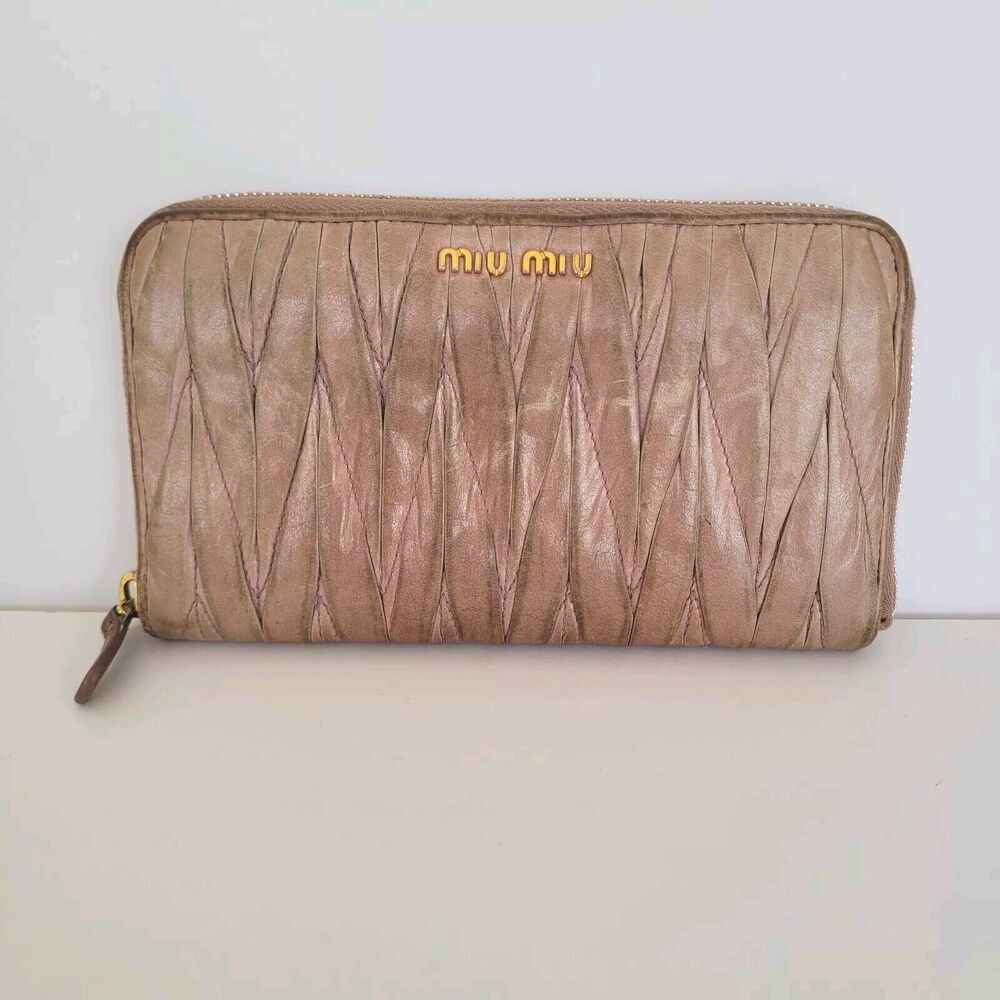 Miu Miu Wallet Matelasse Pink Large Accordion Card Holder Logo Leather Zip